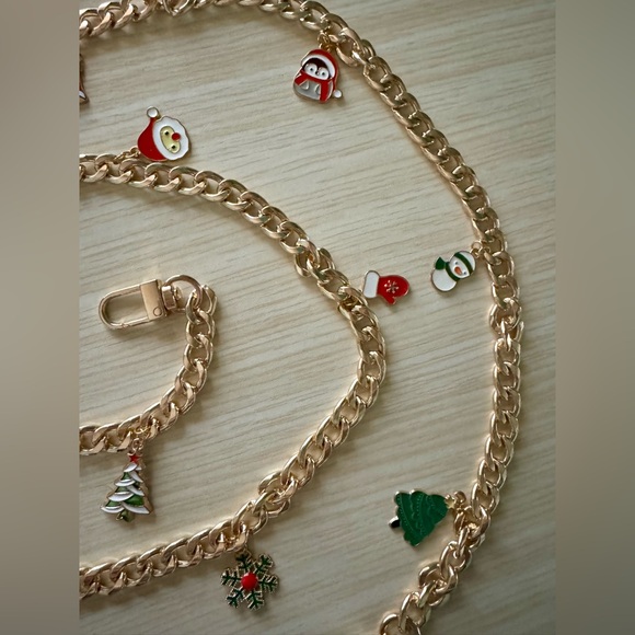 Crossbody Chain w/Christmas Charms - Picture 4 of 4